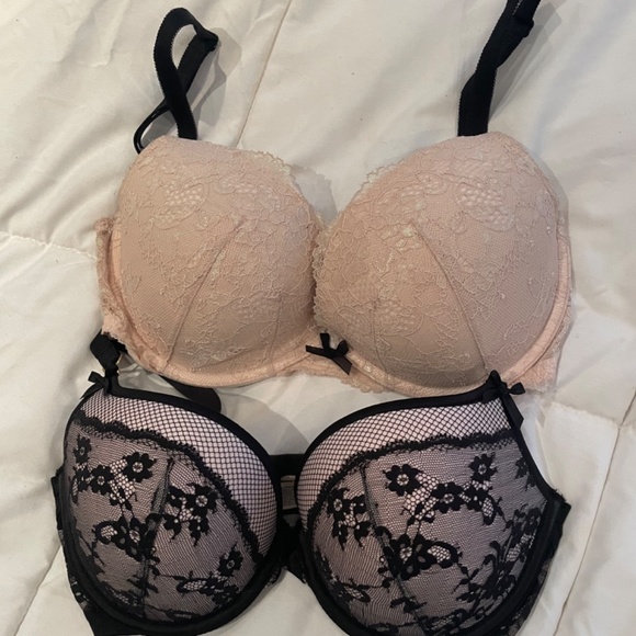 Victoria Secret 32DD - Picture 2 of 2